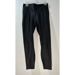 Fabletics women’s black cropped leggings size small.   #16-0378